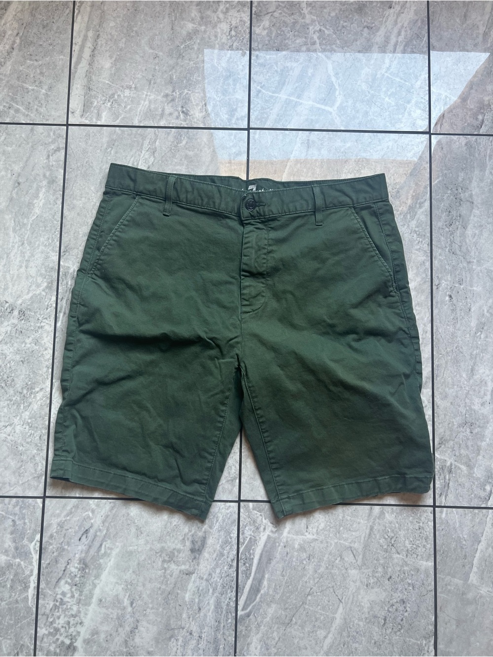 7 For All Mankind Men's Chino Shorts Sz 34 Olive Green Flat Front Casual Cotton